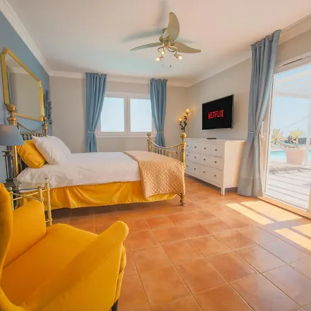 Semesterbostad Casa With A Private 25 Meter Heated Pool