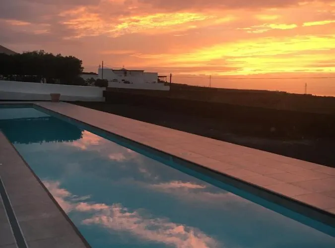 Semesterbostad Casa With A Private 25 Meter Heated Pool