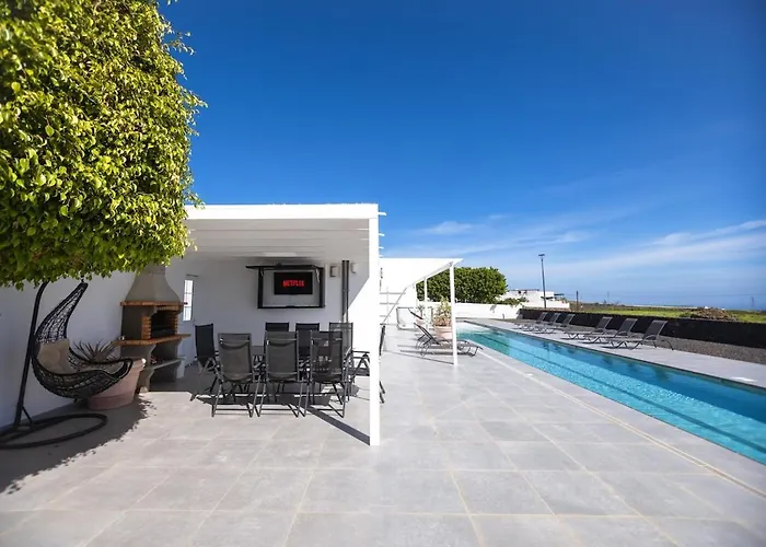 Semesterbostad Casa With A Private 25 Meter Heated Pool Conil